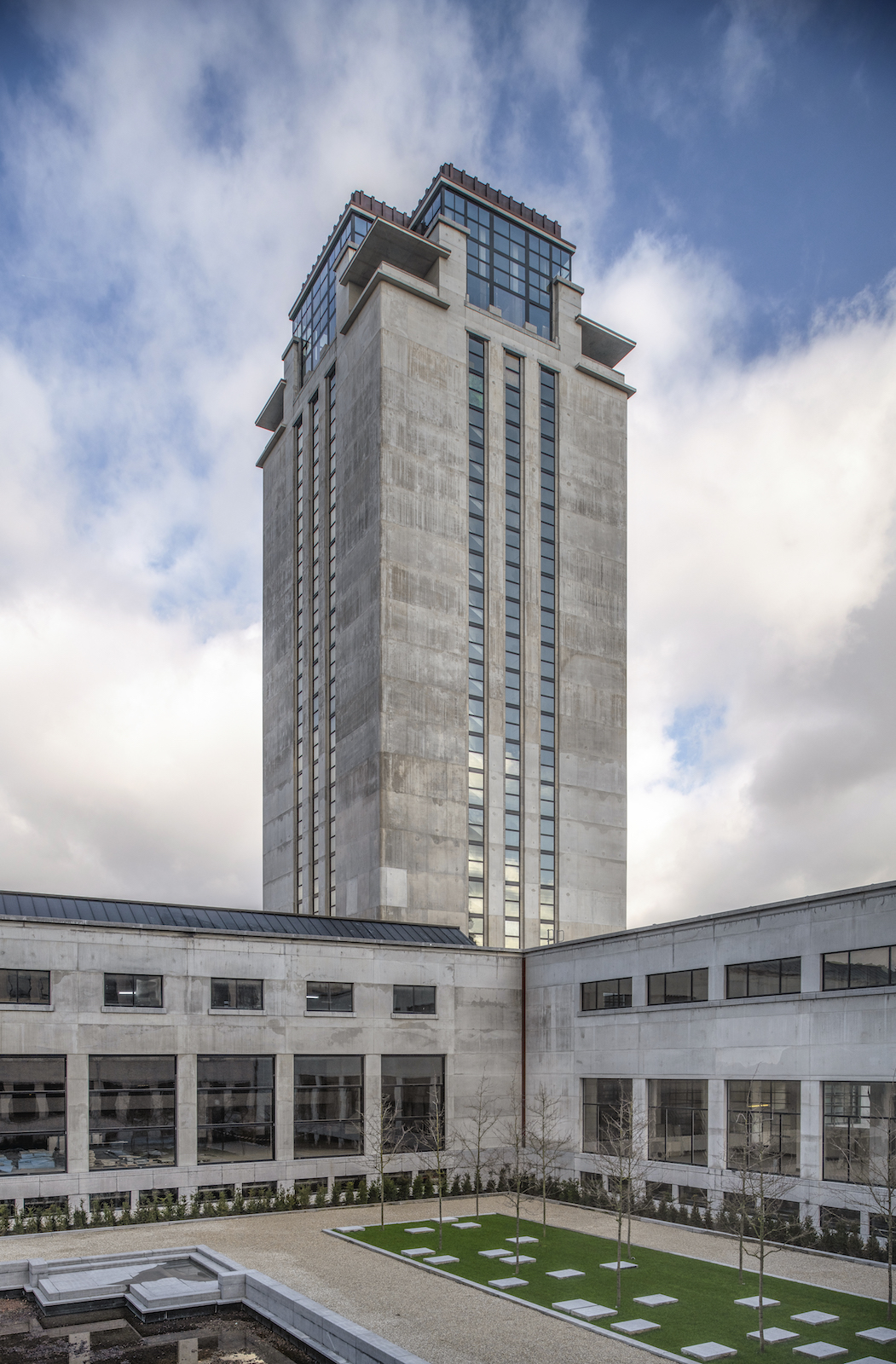 Boekentoren stalen ramen & deuren