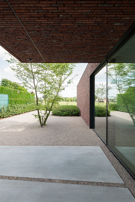 Minimalistische aluminium schuifdeuren voor maximaal zicht