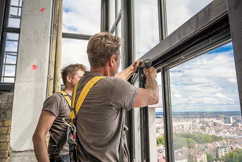 job plaatser buitenschrijnwerk in staal