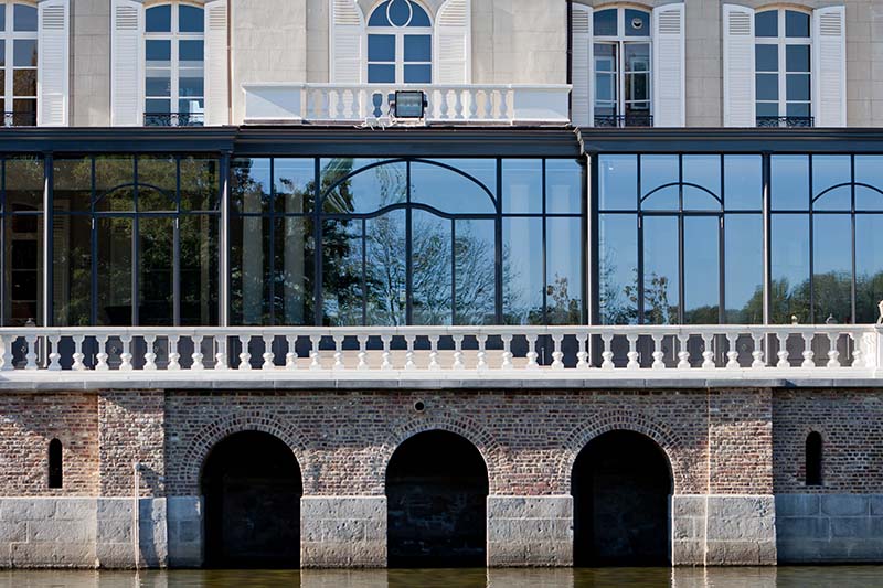 zwarte stalen veranda aanbouw wintertuin